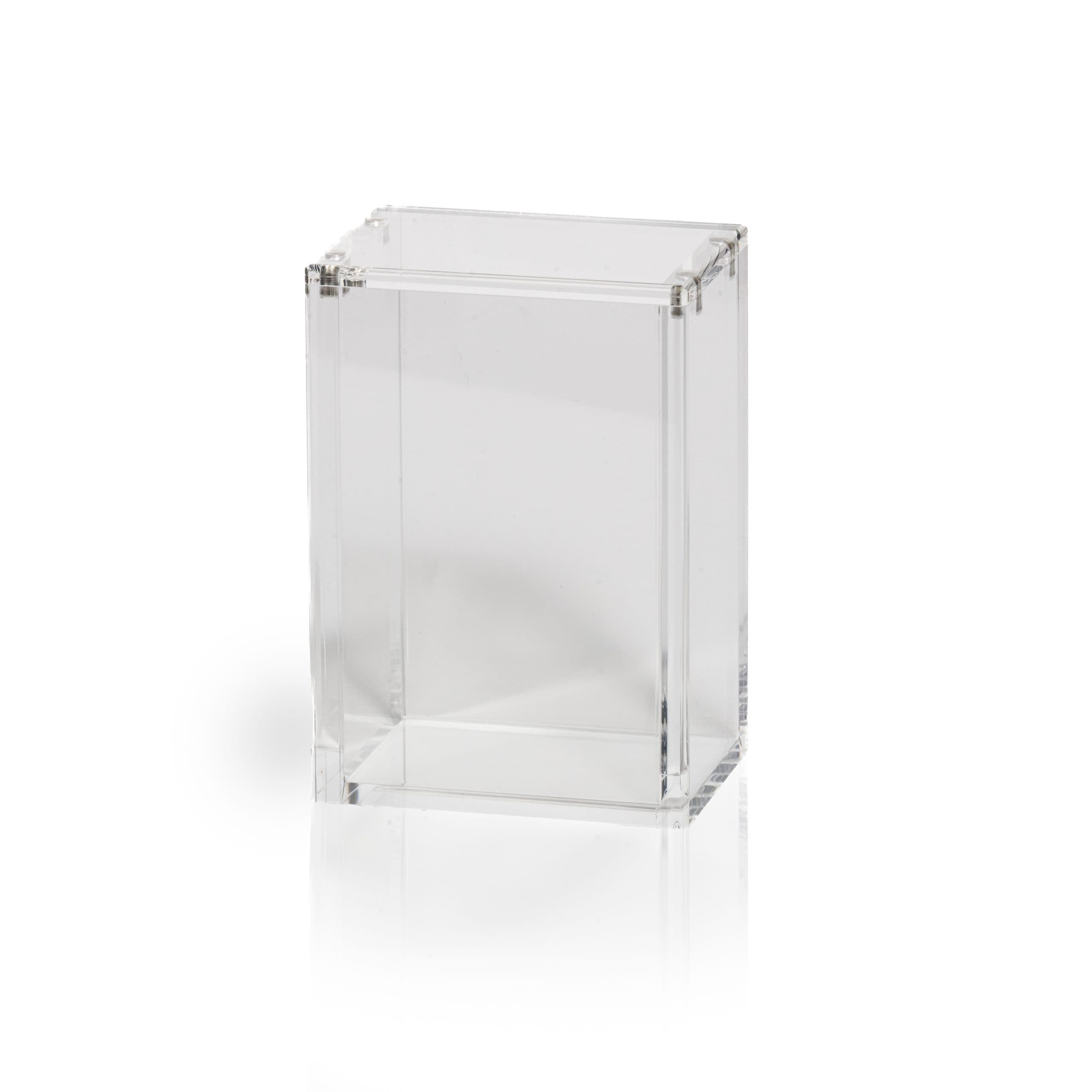 Tomt genomskinligt akrylfodral från The Acrylic Box, måttat för en Pokémon Booster Bundle av 2026 års format, mot vit bakgrund.